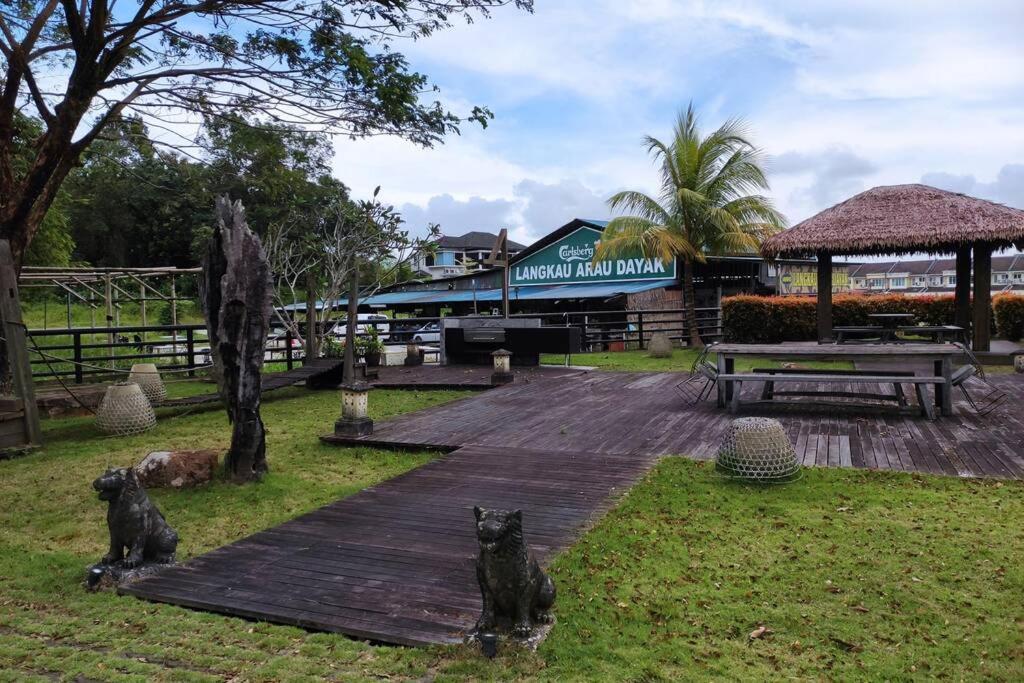 Cozzyhome@Rex Bdc Kuching Exterior foto