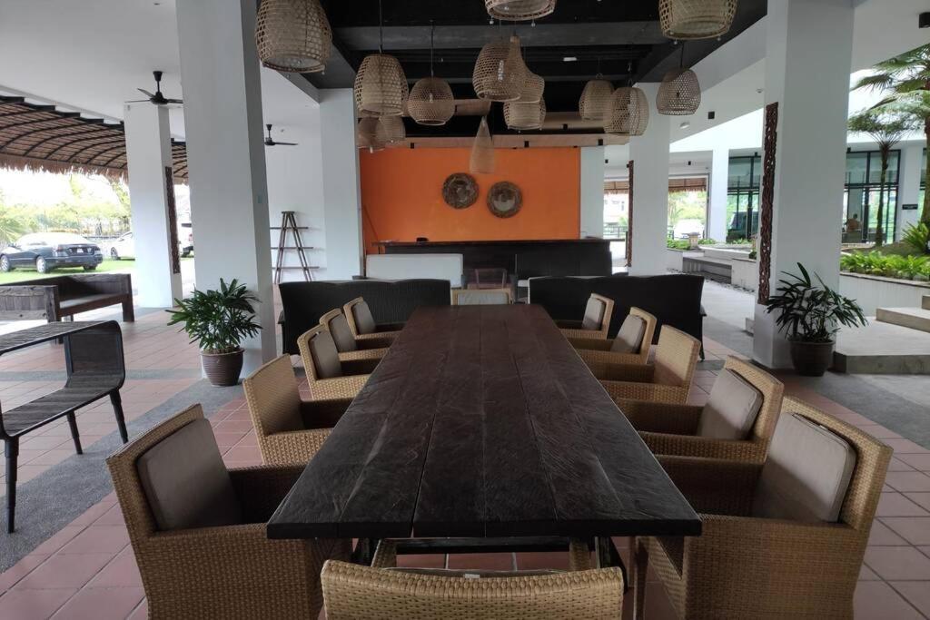 Cozzyhome@Rex Bdc Kuching Exterior foto
