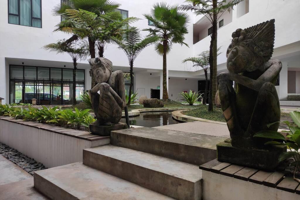 Cozzyhome@Rex Bdc Kuching Exterior foto